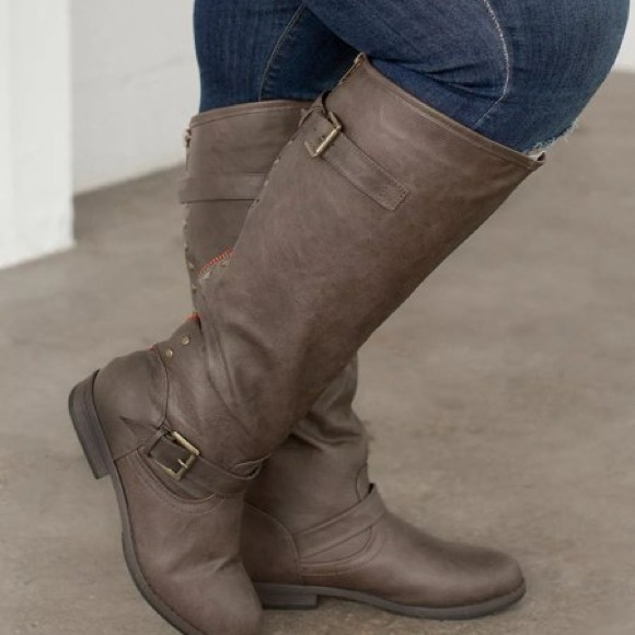 Y2K Journee Collection Spokane studded knee-high boots vegan leather back zip